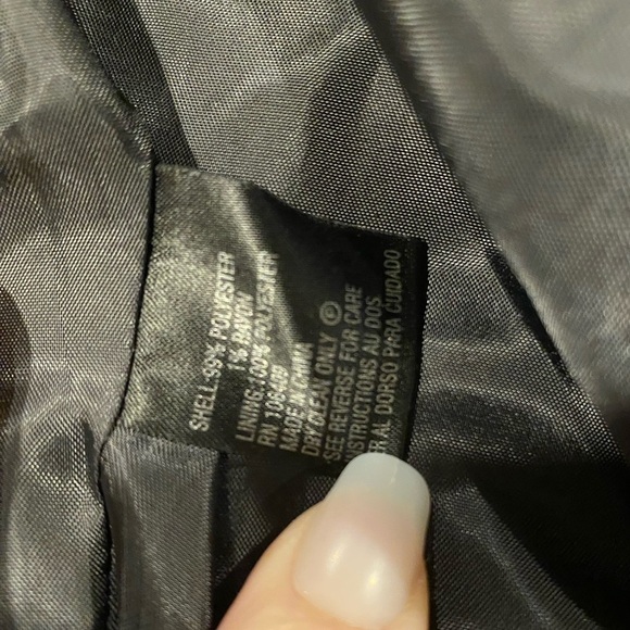 TAHARI Arthur S. Levine from Holt Renfrew Black with Pinstripes Jacket Size 4 - Picture 7 of 11